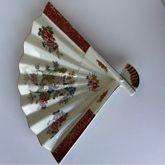 Vintage Satsuma Porcelain Fan Shaped Peacock Floral Trinket Dish Gold Trim Japan - Picture 8 of 9